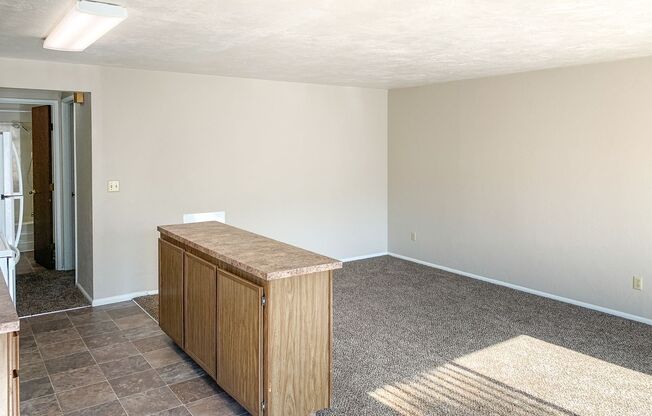 1 bed, 1 bath, 640 sqft, $1,050, Unit 41