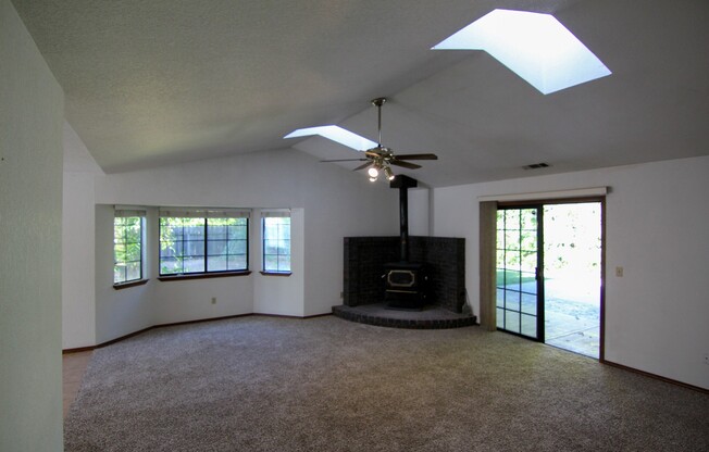 3 Bedroom Home for Rent in Redding CA | Office, RV Parking, Fenced Yard & 2-Car Garage