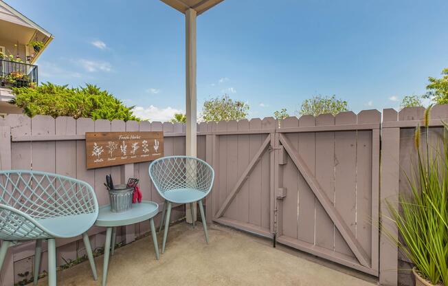 2 beds, 1 bath, 860 sqft, $1,419