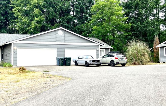 Remodeled 3-Bedroom Duplex Home in North Gig Harbor