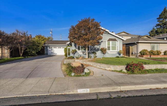 2445 ALVARADO DR