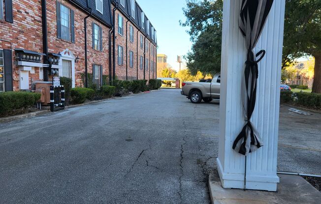 1 bed, 1 bath, $850, Unit # 350A