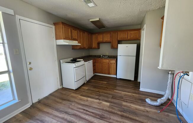 2 beds, 1.5 baths, 750 sqft, $975, Unit 353P