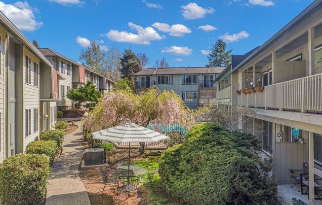 2 beds, 1 bath, 900 sqft, $1,500, Unit 760-72