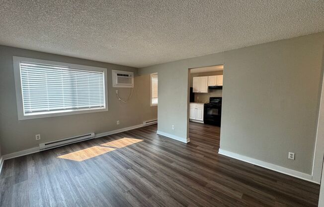 COZY 2BD/1BA NORTH WEST APARTMENT | ON-SITE LAUNDRY | PET FRIENDLY | OFF-STREET PARKING | AVAIL UPON REQUEST