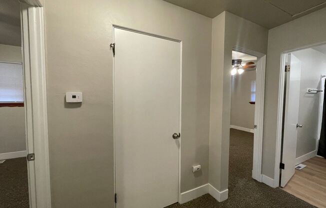 2 beds, 1 bath, 832 sqft, $1,250, Unit 6979