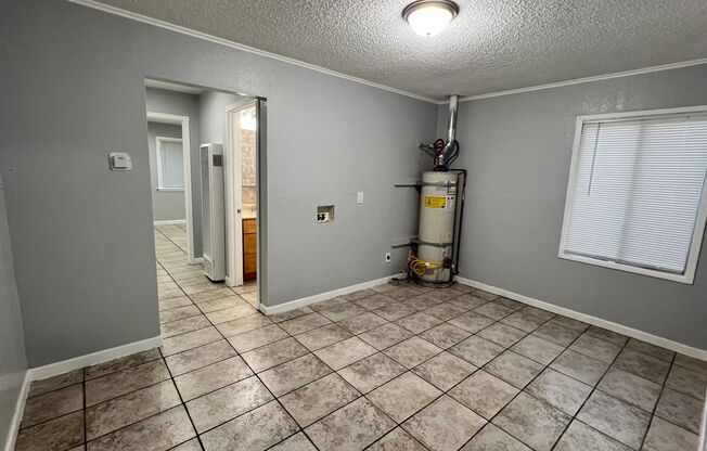 3 beds, 1 bath, $3,200