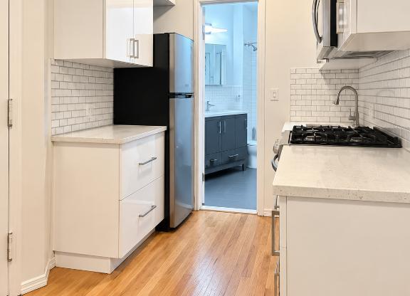 52 MACDOUGAL ST
