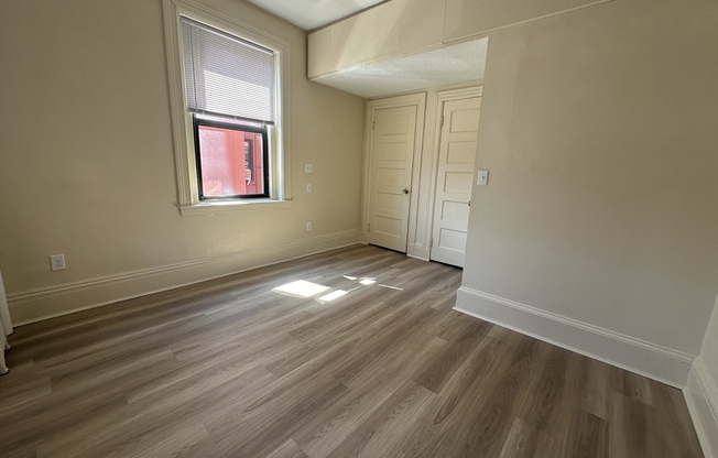 1 bed, 1 bath, 450 sqft, $2,300, Unit 8
