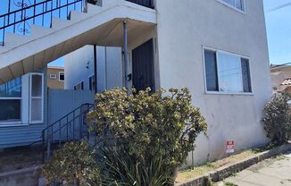 Great 2-Bedroom. MUST SEE!!