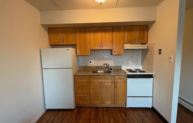 Studio, 1 bath, $1,075, Unit Unit 203