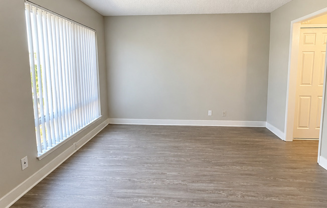 Studio, 1 bath, 366 sqft, $1,225