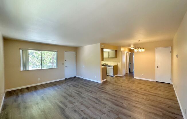 2 beds, 1 bath, $2,450