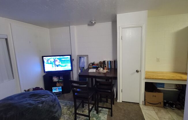 Studio, 1 bath, $1,065, Unit 307