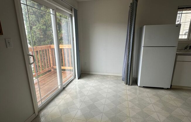 Studio, 1 bath, 600 sqft, $1,175, Unit 1207