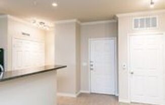 1 bed, 1 bath, 897 sqft, $1,419, Unit 465