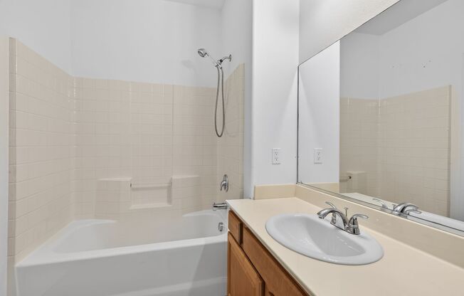 3 beds, 2 baths, $1,680, Unit # 1208