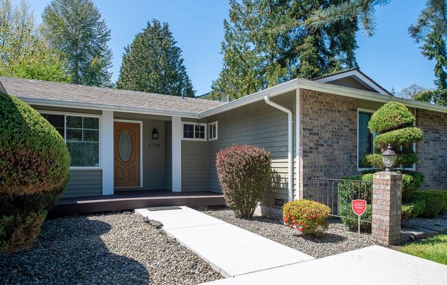 Peaceful neighborhood setting within walking distance to Microsoft Campus and Grass Lawn Park
