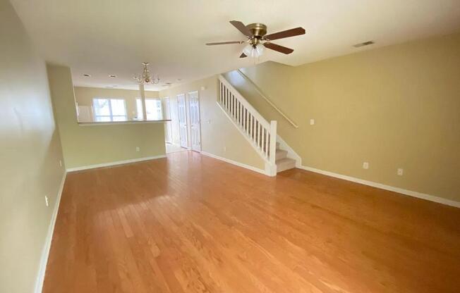 703 PINE BLF DR