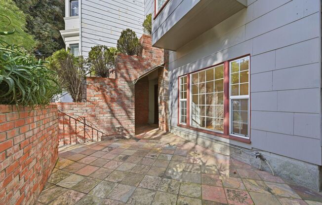 Charming Two Bedroom Condo in Dolores Heights - Please Contact for Showing Availability!