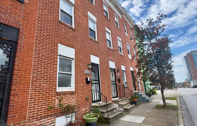 Charming 3 Bedroom/2.5 Bathroom Townhome in East Baltimore, MD!