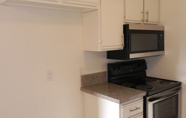 Studio, 1 bath, $1,900, Unit 20