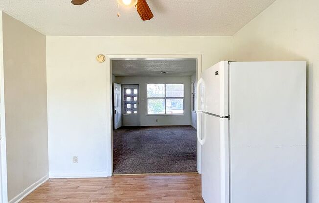 3 beds, 1 bath, $1,095