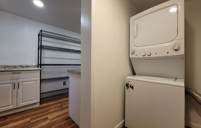 2 beds, 1 bath, $2,500