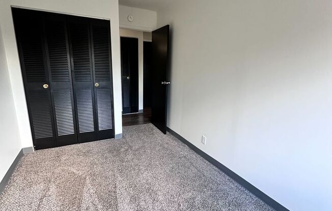 2 beds, 1 bath, 644 sqft, $975, Unit Pine Cone Village B-25