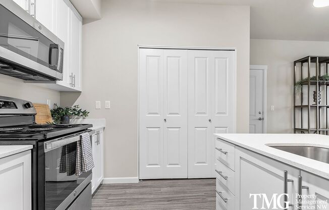 1 bed, 1 bath, 676 sqft, $1,590, Unit D227