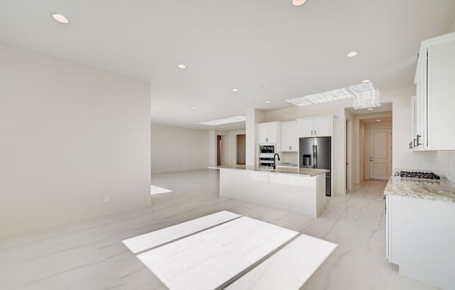 Stunning New Build Single-Story in Robindale Ranch!