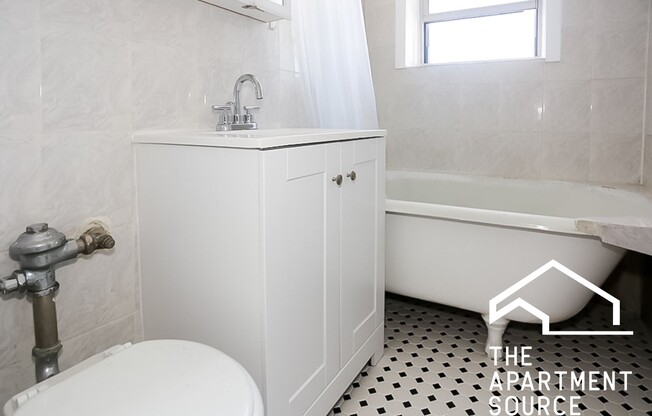 3259 W Wrightwood Ave