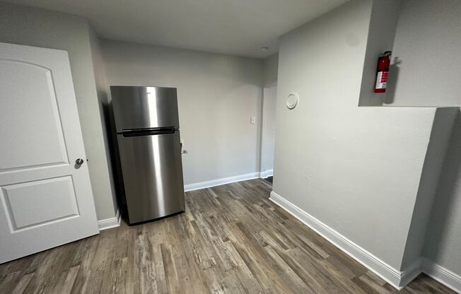 3 beds, 1 bath, $1,200