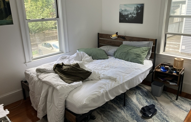 3 beds, 1 bath, $3,200, Unit 1