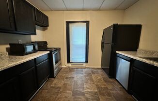 1 bed, 1 bath, $650, Unit #4