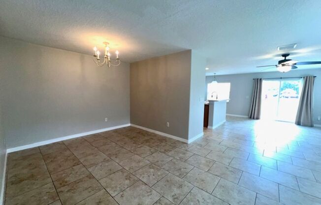 OVIEDO RENTAL!Wonderful 3 bd 2.5 ba corner unit townhome! 1 CAR ATTACHED GARAGE!NO CARPET! Tile on 1st floor/stairs & 2nd floor wood laminate!NEW RANGE, MICROWAVE & DISHWASHER! -FRESH PAINT- MOVE IN AUG.5,2025-
