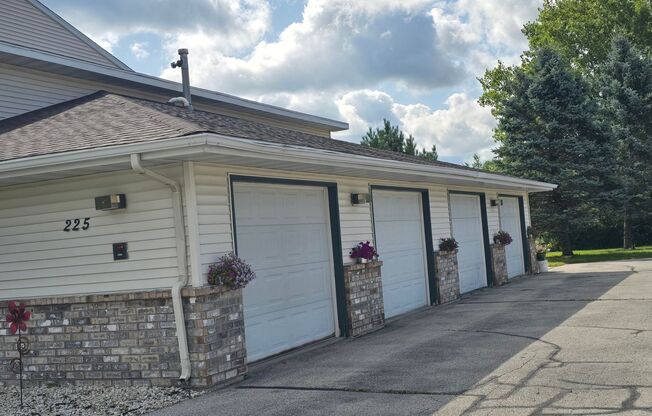 2 beds, 1 bath, 856 sqft, $1,269, Unit PL   2203