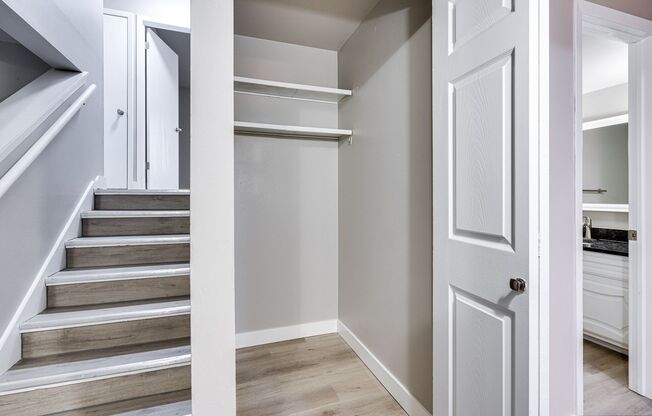 3 beds, 1.5 baths, 1,090 sqft, $1,599, Unit 2105-08