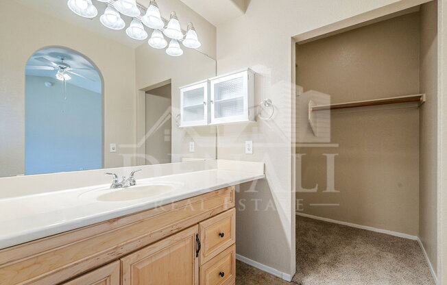 3 beds, 2 baths, 1,215 sqft, $1,895, Unit Unit 1066