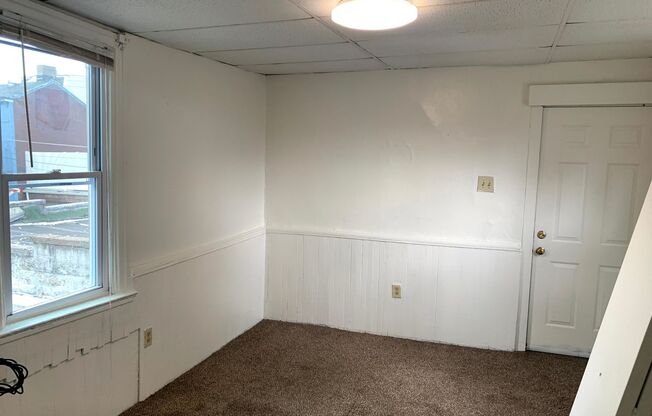 4 Bed, 2 Bath Home in Bloomfield - Convenient Location, Off-Street Parking - Available November 10th!