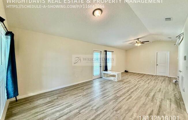 2904 E COLUMBUS DR
