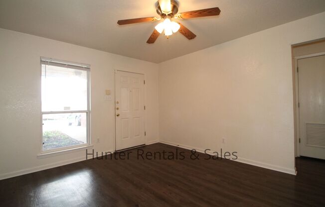 2 beds, 2 baths, $1,025, Unit Unit A