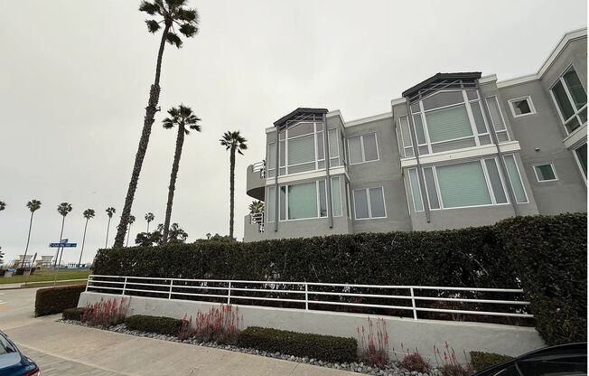 VALLECITOS - YOUR LUXURIOUS OCEANFRONT BEACH PARADISE AT LA JOLLA SHORES