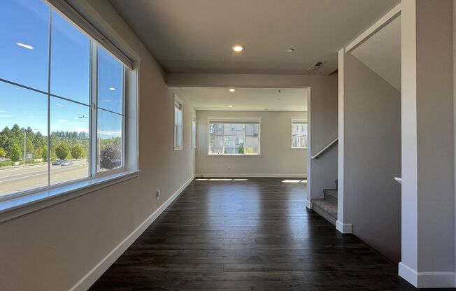 4 beds, 3.5 baths, $2,995