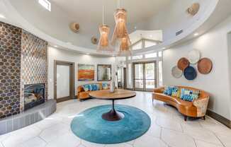 additional photo for property listing at chic digs with room to stretch out in the village 22 car