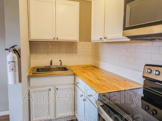 508 S Highland Park Avenue  206