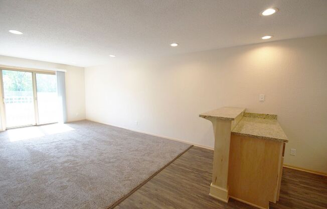 1 bed, 1 bath, 780 sqft, $1,374, Unit 213