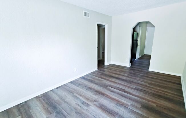 Just Renovated & Move-In Ready! 2BR/1BA Duplex on W 6th St – Pets Welcome!