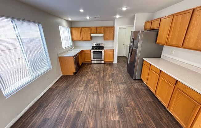 Beautiful 4Bed/3Bath/2Car residence located in Summerlin near Town Center Drive