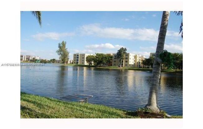 3 beds, 2.5 baths, $2,990, Unit # 8 C